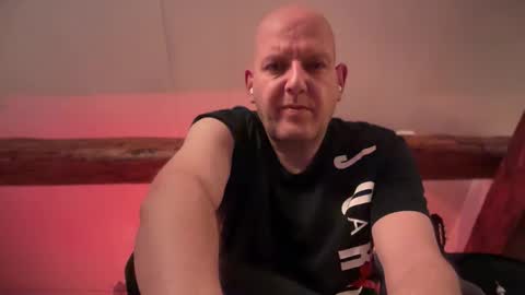 Snapshot of tritonspace chatting on 11-25-25, 07:41 Triton online show from 11-25-25, 07:41