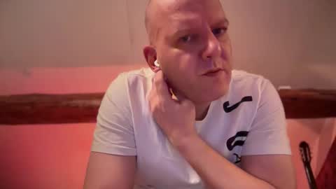 Snapshot of tritonspace chatting on 02-25-26, 04:11 Triton online show from 02-25-26, 04:11