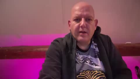 Snapshot of tritonspace chatting on 03-10-26, 04:06 Triton online show from 03-10-26, 04:06