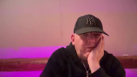 Snapshot of tritonspace chatting on 03-11-26, 04:18 Triton online show from 03-11-26, 04:18