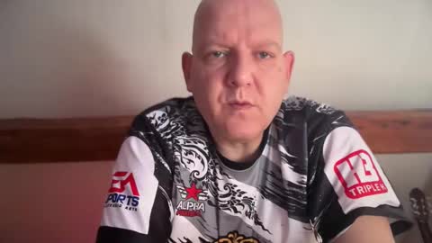 Snapshot of tritonspace chatting on 04-10-26, 03:06 Triton online show from 04-10-26, 03:06