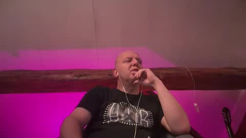 Snapshot of tritonspace chatting on 04-14-26, 02:50 Triton online show from 04-14-26, 02:50