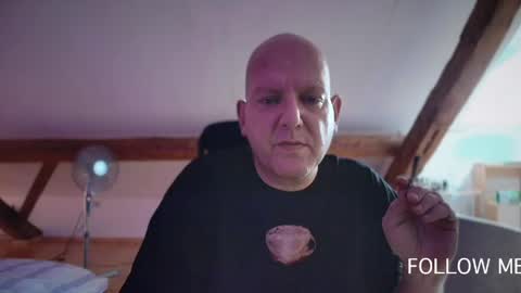 Snapshot of tritonspace chatting on 05-03-26, 06:52 Triton online show from 05-03-26, 06:52