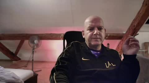 Snapshot of tritonspace chatting on 05-05-26, 10:29 Triton online show from 05-05-26, 10:29