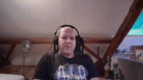 Snapshot of tritonspace chatting on 05-07-26, 06:57 Triton online show from 05-07-26, 06:57