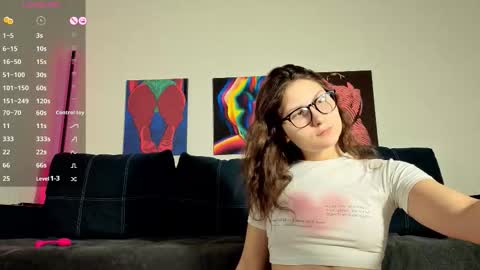 Snapshot of trixibell chatting on 10-22-25, 04:46 trixibell online show from 10-22-25, 04:46