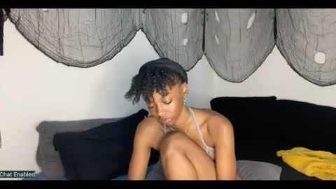 Snapshot of trixie_luv chatting on 09-23-25, 03:04 trixie_luv online show from 09-23-25, 03:04