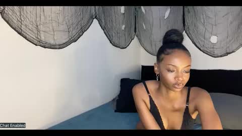 Snapshot of trixie_luv chatting on 10-21-25, 01:12 trixie_luv online show from 10-21-25, 01:12