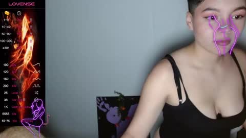 Snapshot of trixie_tangg chatting on 02-14-25, 02:39 Kitty online show from 02-14-25, 02:39