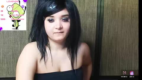 Snapshot of trixiedoescamcam chatting on 02-05-25, 10:33 trixiedoescamcam online show from 02-05-25, 10:33