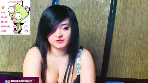 Snapshot of trixiedoescamcam chatting on 09-29-25, 06:02 trixiedoescamcam online show from 09-29-25, 06:02