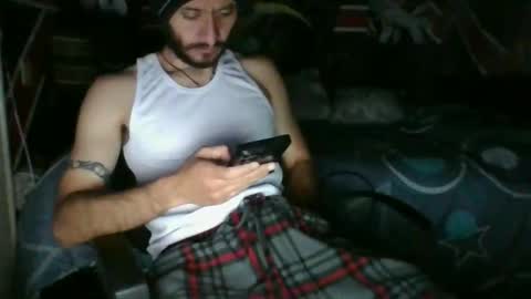 Snapshot of trizquelmen chatting on 06-08-26, 04:46 Andrew online show from 06-08-26, 04:46