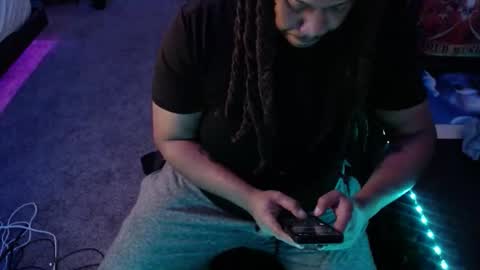 Trmdstrong online show from 11-30-25, 09:57