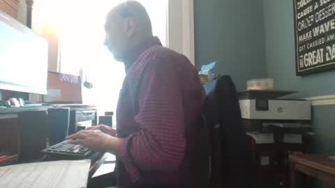 Snapshot of trodgers136 chatting on 02-14-25, 02:02 TRodgers online show from 02-14-25, 02:02