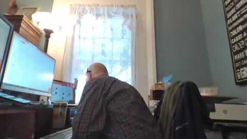 Snapshot of trodgers136 chatting on 02-19-25, 12:55 TRodgers online show from 02-19-25, 12:55