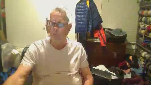 Troffer online show from 02-19-26, 01:56