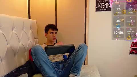 Snapshot of troy_boy20 chatting on 10-09-25, 09:35 Troy online show from 10-09-25, 09:35