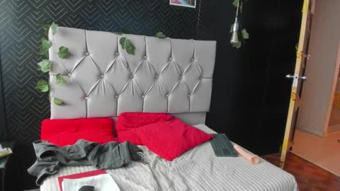 Snapshot of troy_boy20 chatting on 10-25-25, 03:40 Troy online show from 10-25-25, 03:40