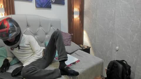 Snapshot of troy_boy20 chatting on 10-30-25, 07:14 Troy online show from 10-30-25, 07:14