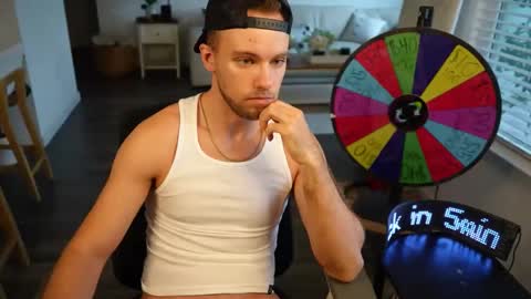 Snapshot of troy_greenxo chatting on 05-16-26, 09:35 Troy Green online show from 05-16-26, 09:35