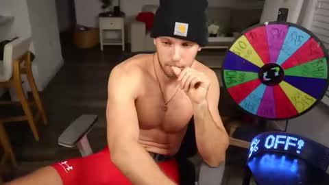 Snapshot of troy_greenxo chatting on 05-20-26, 02:40 Troy Green online show from 05-20-26, 02:40