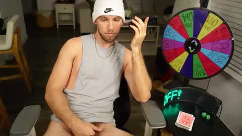 Snapshot of troy_greenxo chatting on 06-09-26, 02:01 Troy Green online show from 06-09-26, 02:01