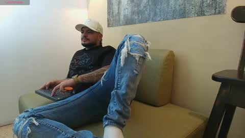 Troy online show from 04-25-26, 01:08