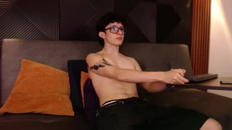 Troy online show from 03-10-25, 08:56