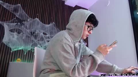 Troy online show from 10-18-25, 06:52