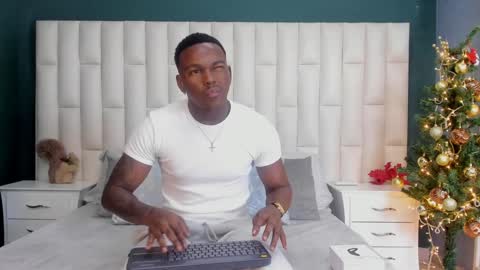 Snapshot of troykhalil chatting on 12-23-24, 08:03 Troy Khalil online show from 12-23-24, 08:03