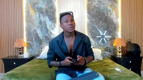 Snapshot of troykhalil chatting on 02-26-25, 07:05 Troy Khalil online show from 02-26-25, 07:05