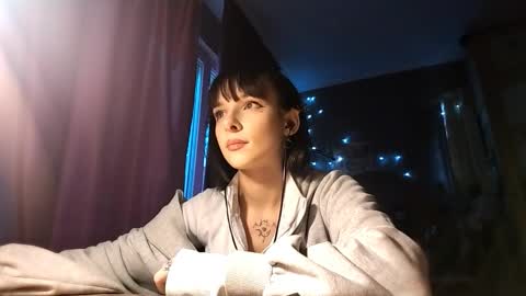 Poly online show from 12-23-25, 06:11