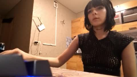 Poly online show from 01-05-26, 05:27