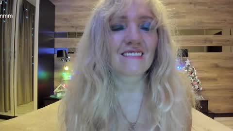 Snapshot of truefoxyyy chatting on 01-31-25, 03:22 Fox online show from 01-31-25, 03:22