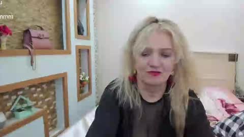 Snapshot of truefoxyyy chatting on 03-09-25, 11:14 Fox online show from 03-09-25, 11:14