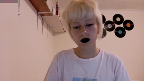 Cait online show from 10-09-25, 04:32