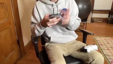 Snapshot of trystoph chatting on 12-15-24, 09:35 Treistoph online show from 12-15-24, 09:35