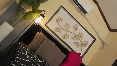 Snapshot of ts_elijah chatting on 01-24-25, 03:55 Saskia online show from 01-24-25, 03:55