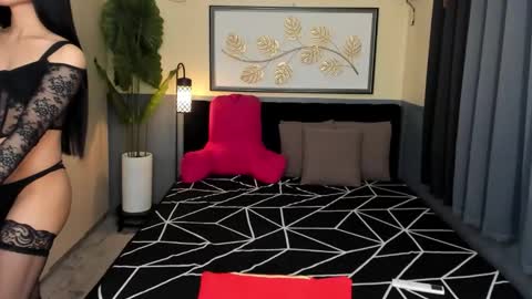 Snapshot of ts_elijah chatting on 10-05-25, 07:23 Saskia online show from 10-05-25, 07:23