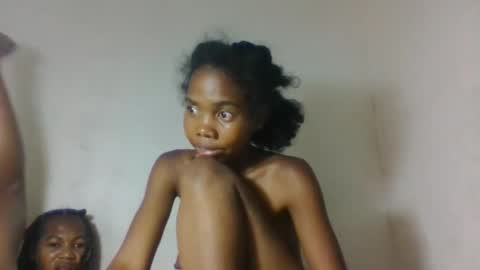 Snapshot of tsaraflorida chatting on 11-30-25, 12:03 tsaraflorida online show from 11-30-25, 12:03