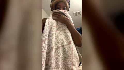 Snapshot of tsbrinks chatting on 02-19-26, 03:08 tsbrinks online show from 02-19-26, 03:08