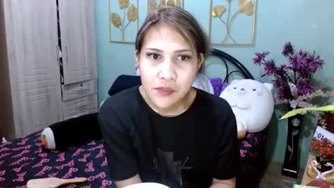 Snapshot of tsempress chatting on 02-15-25, 10:33 SHENA  online show from 02-15-25, 10:33