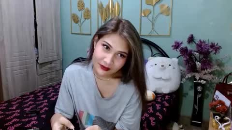 Snapshot of tsempress chatting on 02-17-25, 03:53 SHENA  online show from 02-17-25, 03:53
