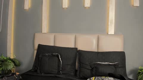  C H L O E online show from 02-20-26, 07:47