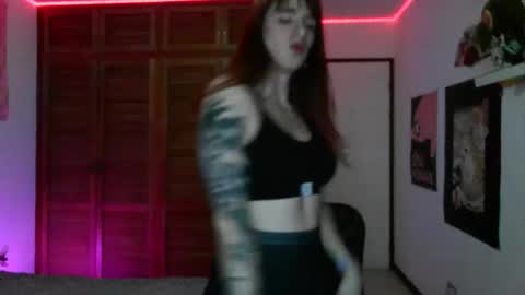 Snapshot of tslucifer chatting on 12-17-25, 01:44 Luisa Fernndez online show from 12-17-25, 01:44