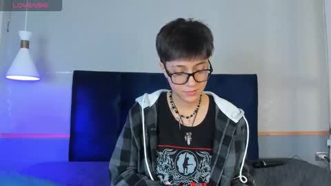 Snapshot of tsuki_maru chatting on 11-12-25, 09:14 Maru online show from 11-12-25, 09:14