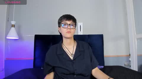 Snapshot of tsuki_maru chatting on 11-17-25, 08:36 Maru online show from 11-17-25, 08:36