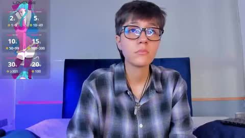 Snapshot of tsuki_maru chatting on 11-18-25, 02:54 Maru online show from 11-18-25, 02:54