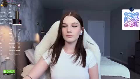 Sonya on vacation until  online show from 06-11-26, 03:15