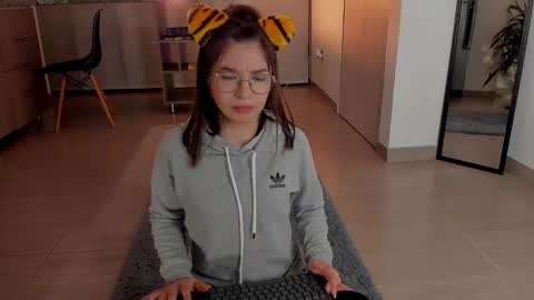 Tsuky online show from 12-06-24, 02:35